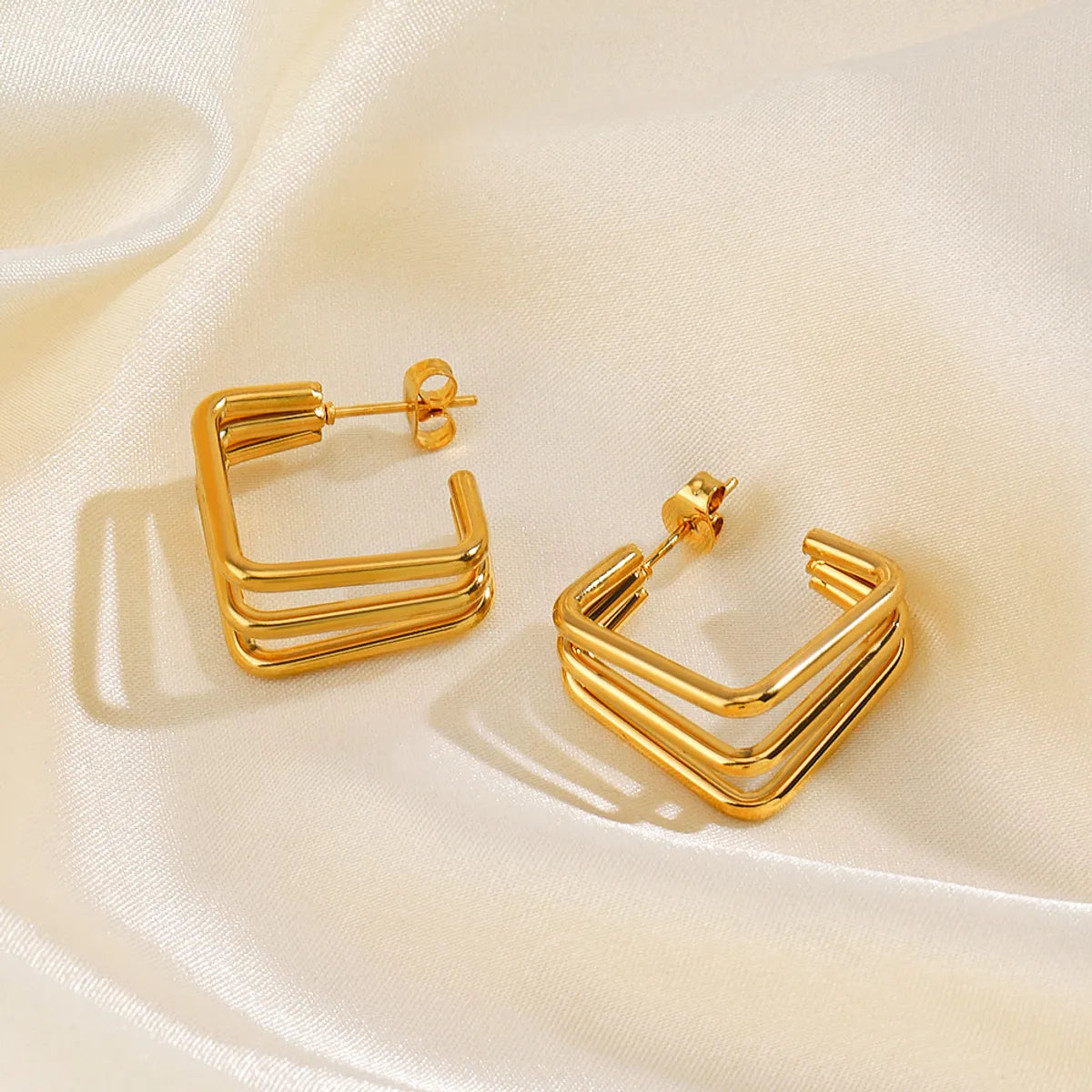 1 Pair Elegant Simple Style Streetwear Lines Plating Stainless Steel 18k Gold Plated Earrings