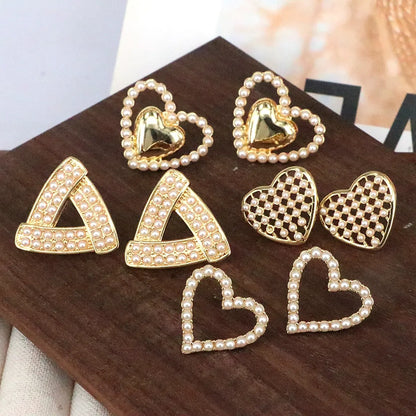 1 Pair Elegant Simple Style Triangle Heart Shape Plating Inlay Copper Artificial Pearls 18k Gold Plated Earrings