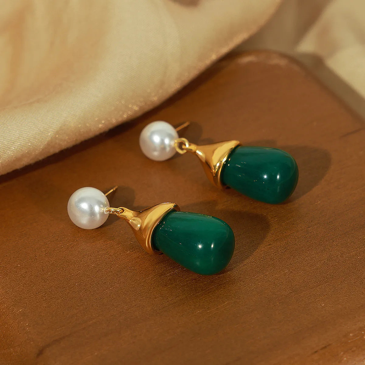 1 Pair Elegant Simple Style Water Droplets Plating Inlay Imitation Pearl Resin Titanium Steel Resin Drop Earrings