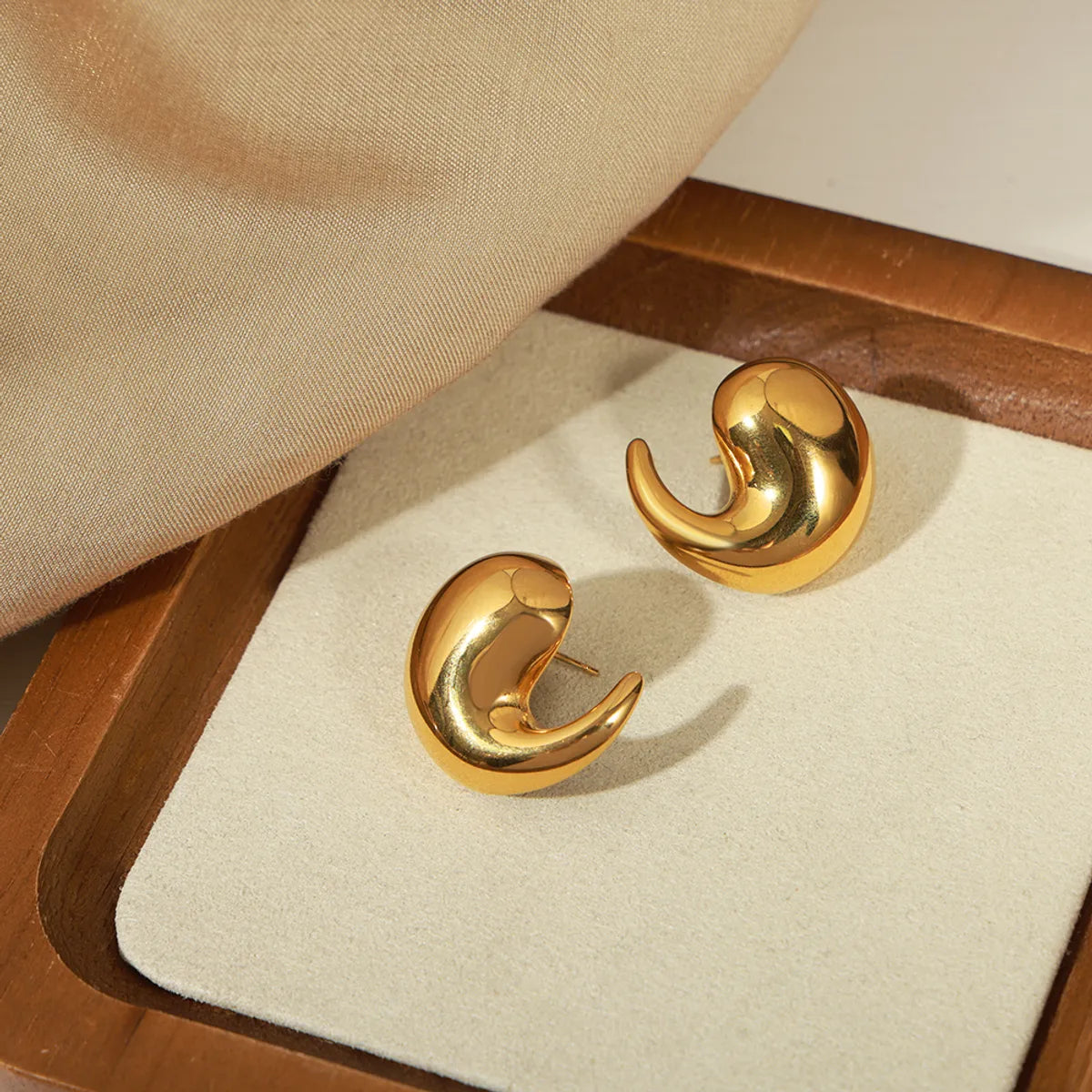 1 Pair Elegant Simple Style Water Droplets Plating Titanium Steel 18k Gold Plated Ear Studs