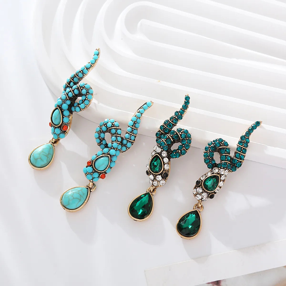 1 Pair Elegant Snake Inlay Alloy Rhinestone Turquoise Rhinestones Drop Earrings