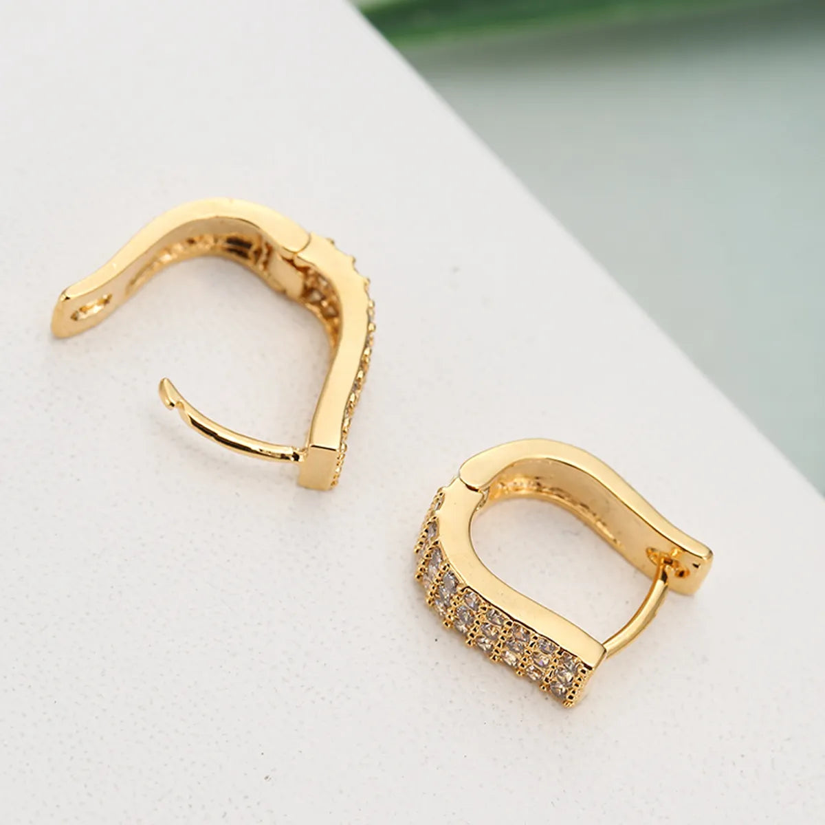 1 Pair Elegant Solid Color Plating Inlay Copper Zircon White Gold Plated Gold Plated Hoop Earrings