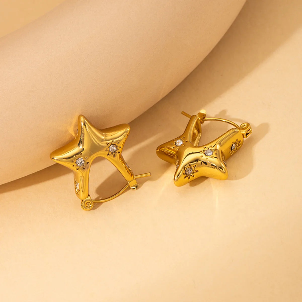 1 Pair Elegant Star Hippocampus Flower Titanium Steel Ear Studs