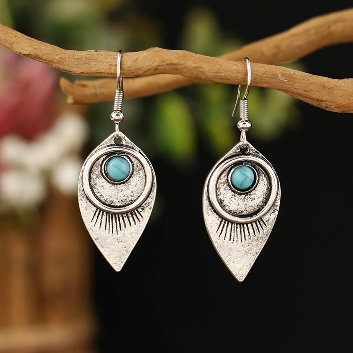 1 Pair Elegant Streetwear Eye Inlay Alloy Turquoise Drop Earrings