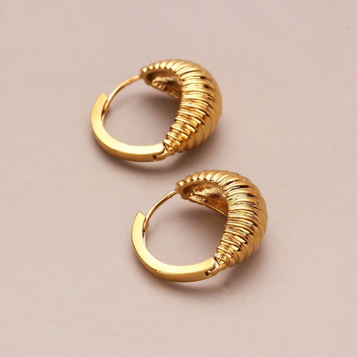 1 Pair Elegant Streetwear Geometric Round Water Droplets Plating Inlay Alloy Rhinestones Hoop Earrings Ear Studs