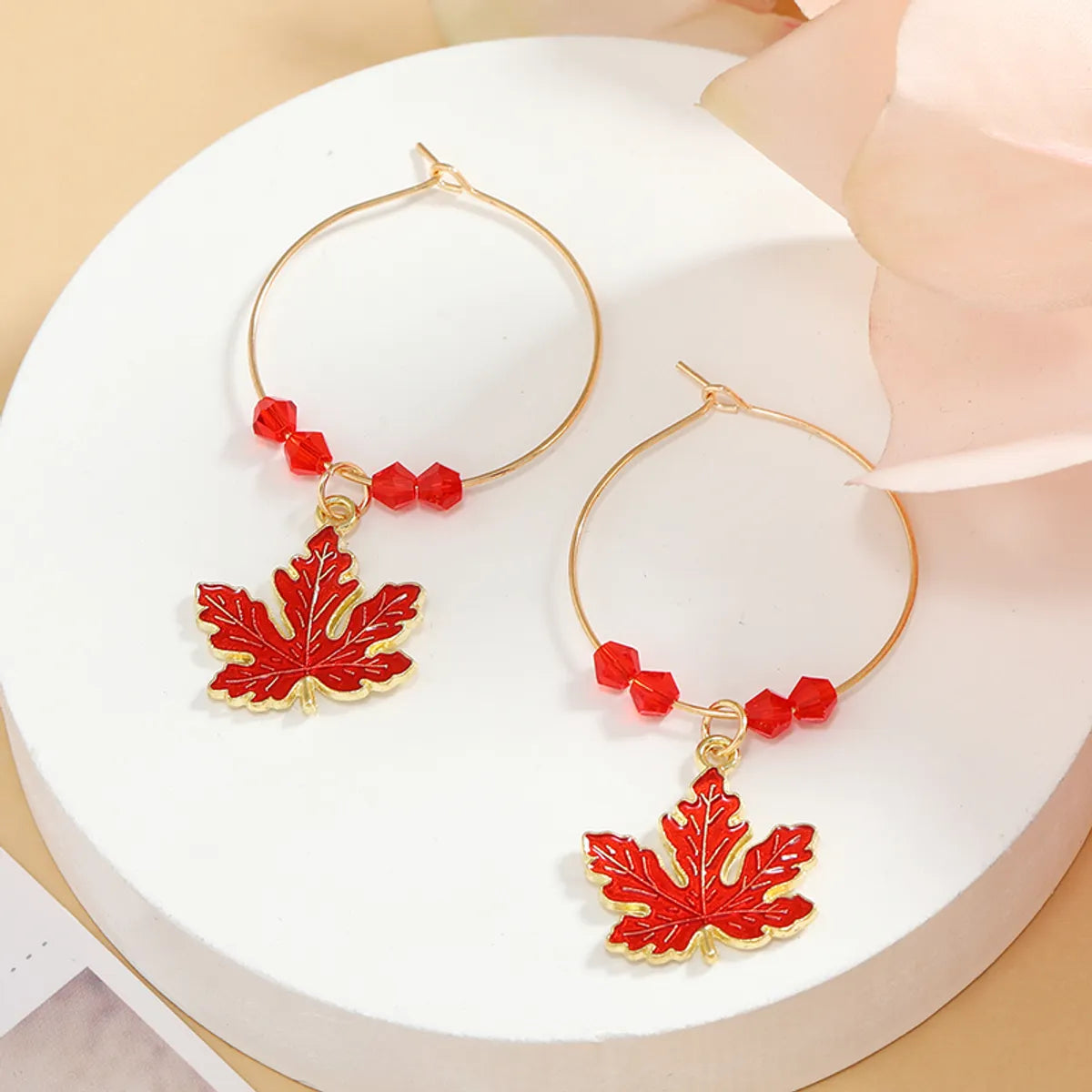 1 Pair Elegant Streetwear Maple Leaf Plating Alloy Earrings