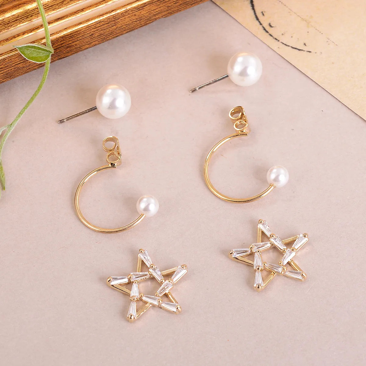 1 Pair Elegant Streetwear Pentagram Inlay Copper Artificial Pearls Zircon 18K Gold Plated Drop Earrings