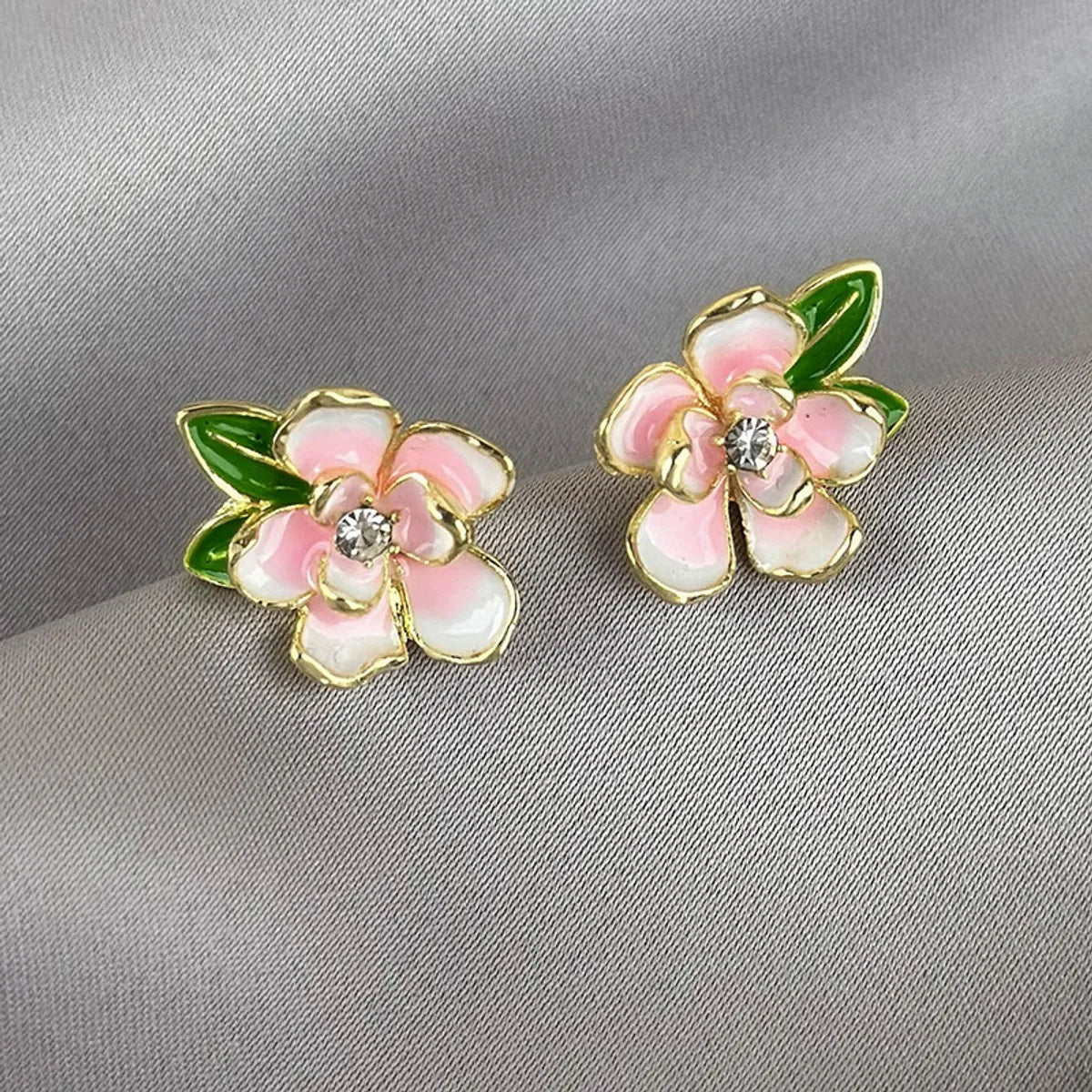 1 Pair Elegant Sweet Artistic Flower Enamel Inlay Alloy Rhinestones Ear Studs