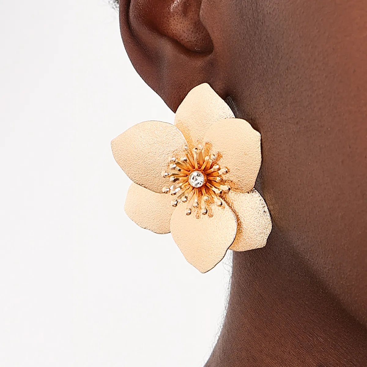 1 Pair Elegant Sweet Artistic Flower Inlay Alloy Rhinestones Ear Studs