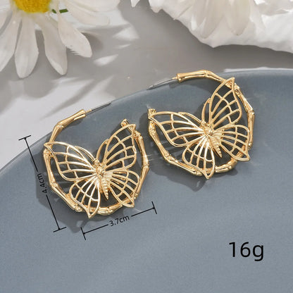 1 Pair Elegant Sweet C Shape Rose Butterfly Hollow Out Alloy Iron Ear Studs