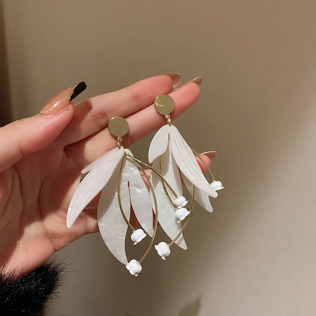 1 Pair Elegant Sweet Flower Tassel Mixed Materials Earrings