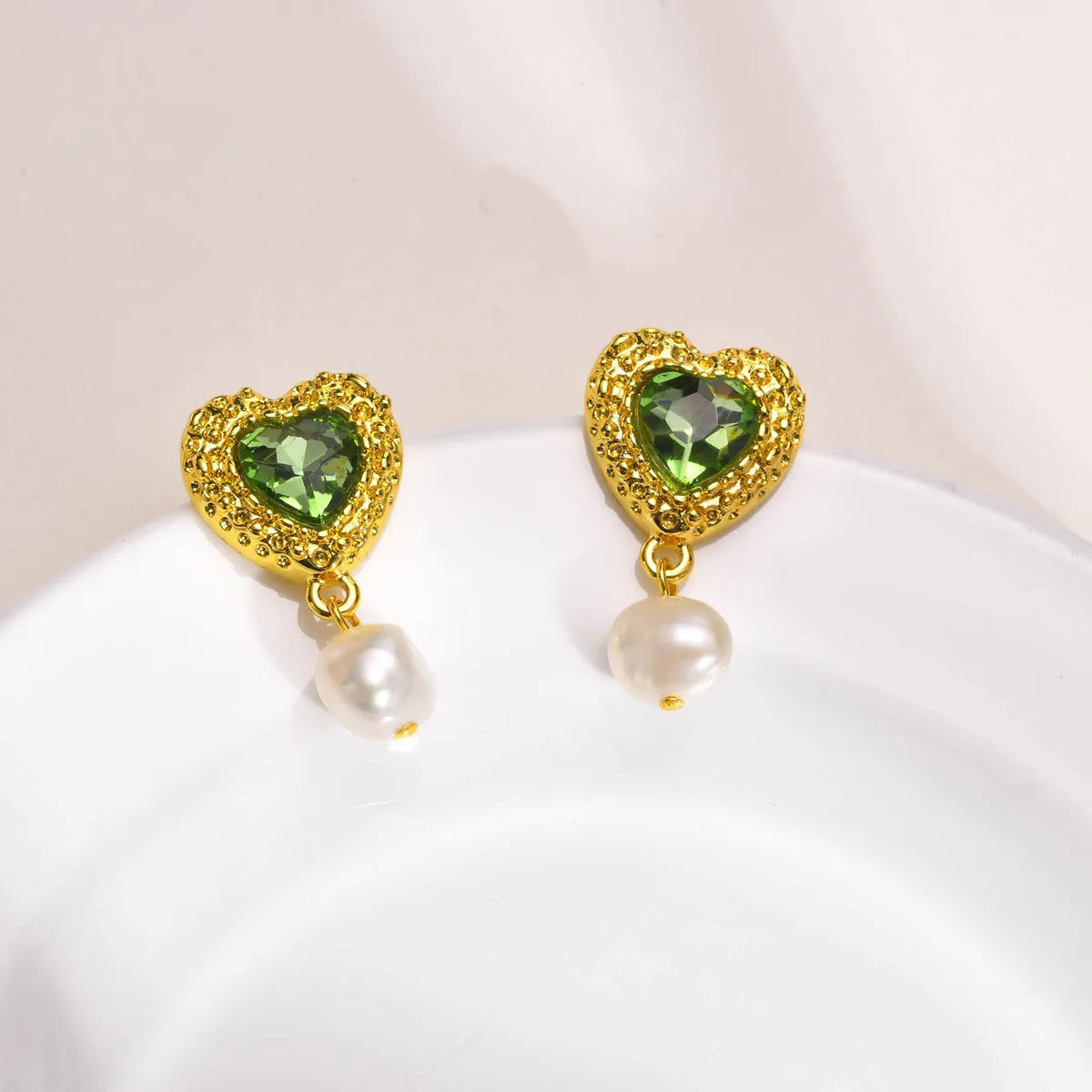 1 Pair Elegant Sweet Heart Shape Plating Inlay Brass Zircon Drop Earrings