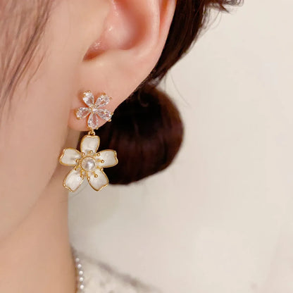 1 Pair Elegant Sweet Korean Style Flower Pearl Plating Flowers Alloy Ear Studs