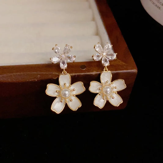 1 Pair Elegant Sweet Korean Style Flower Pearl Plating Flowers Alloy Ear Studs