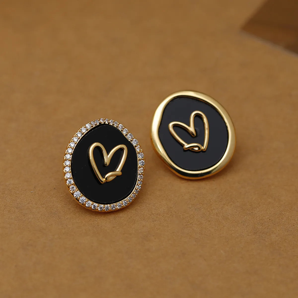 1 Pair Elegant Sweet Round Heart Shape Inlay Copper Zircon 18K Gold Plated Ear Studs