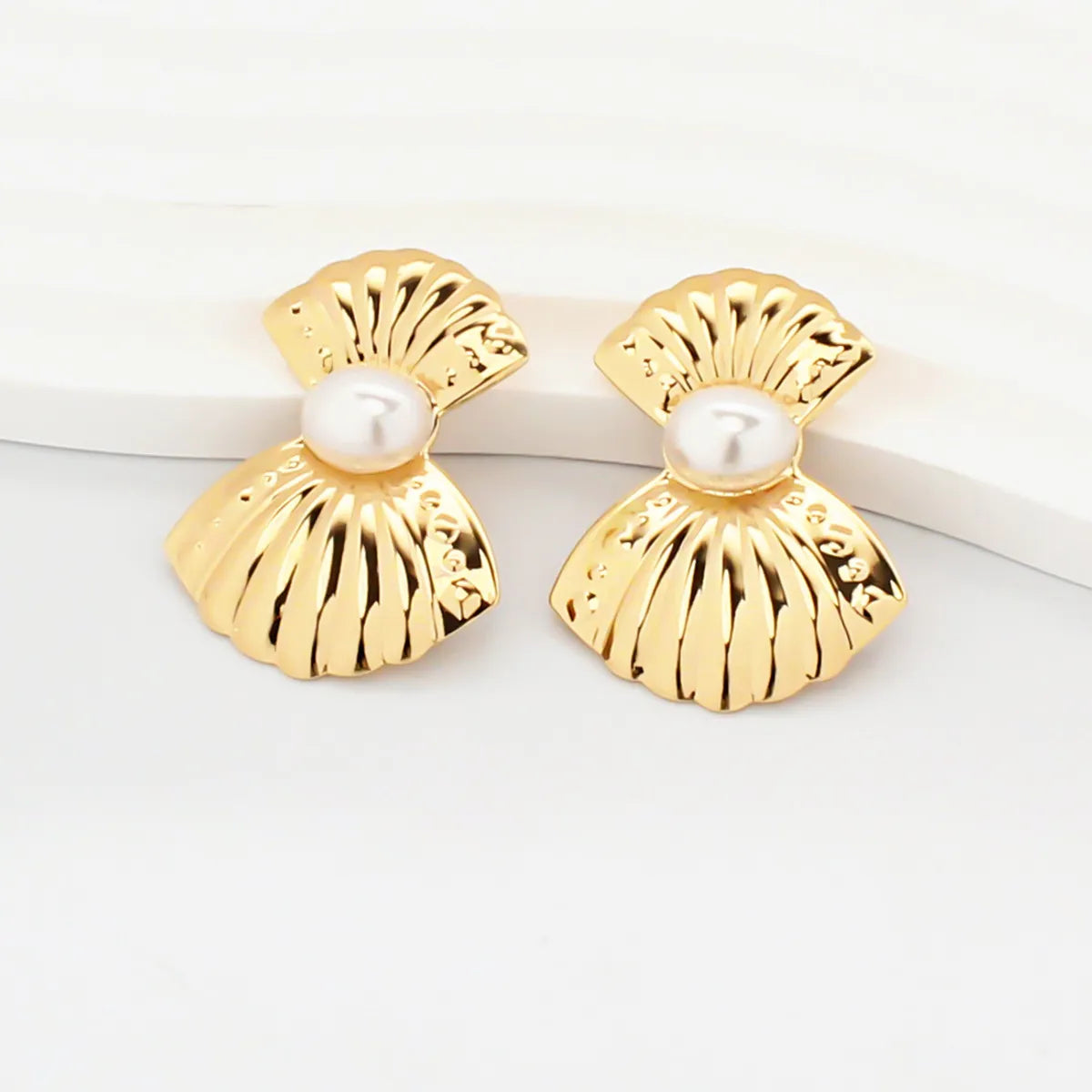 1 Pair Elegant Sweet Shell Plating Iron Gold Plated Drop Earrings