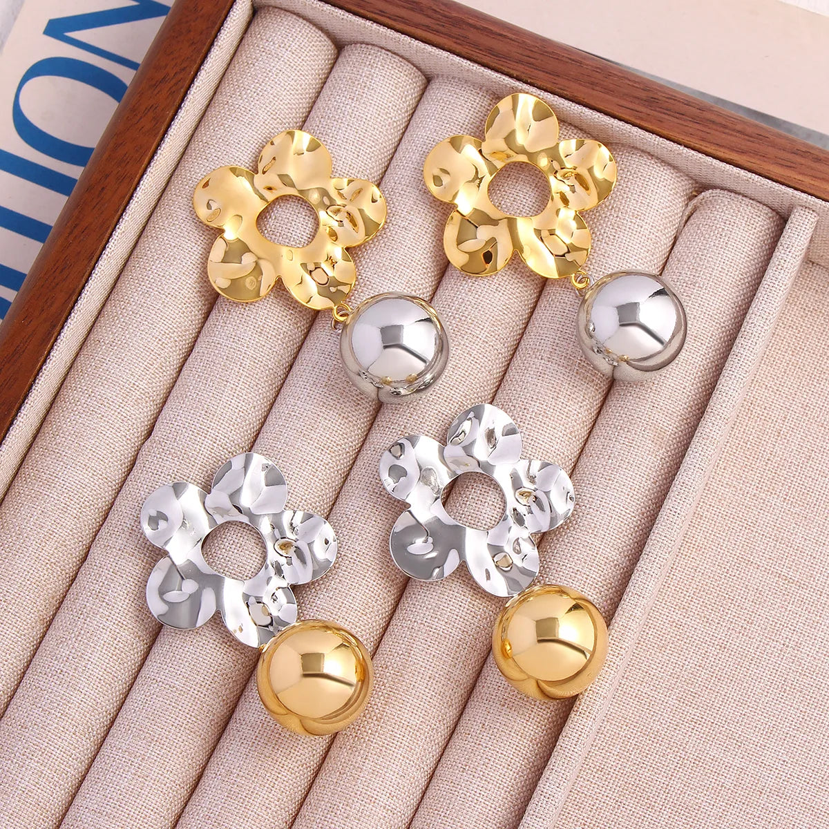 1 Pair Elegant Sweet Simple Style Flower Hollow Out Copper 18K Gold Plated Gold Plated Drop Earrings