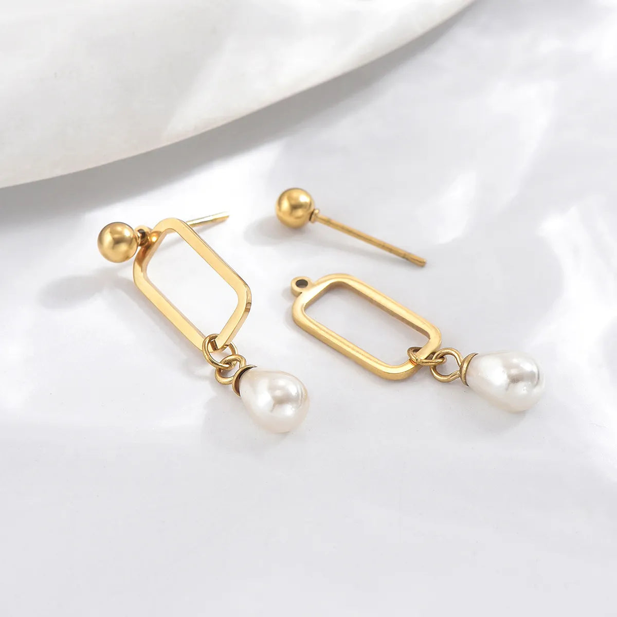 1 Pair Elegant Sweet Simple Style Heart Shape Rectangle Hollow Out Inlay Stainless Steel Artificial Pearls 14K Gold Plated Drop Earrings Ear Studs