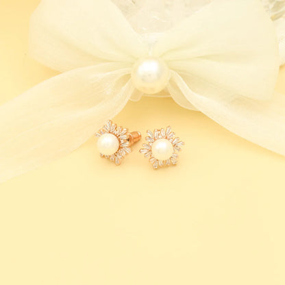 1 Pair Elegant Sweet Snowflake Plating Inlay Copper Artificial Pearls Zircon Rose Gold Plated Ear Studs