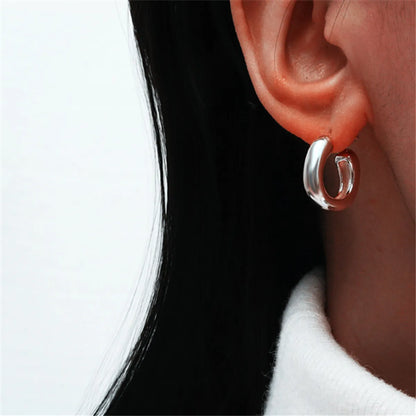 1 Pair Elegant U Shape Titanium Steel Ear Studs