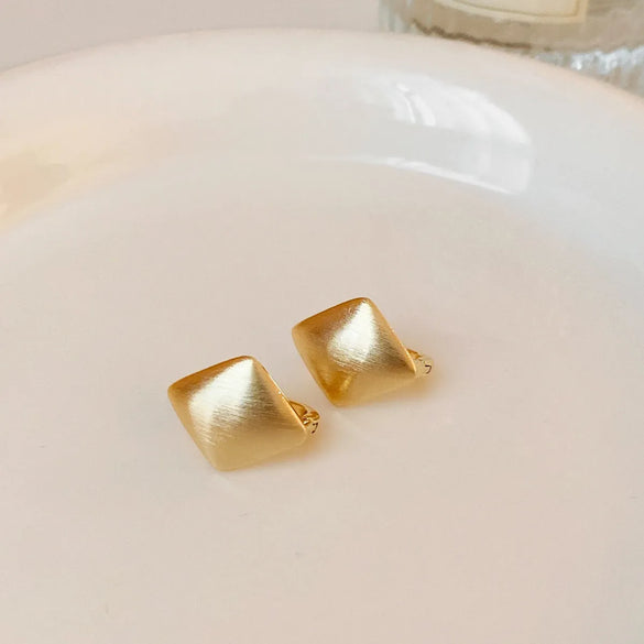 1 Pair Elegant Vintage Style Moon Flower Bow Knot Plating Alloy Drop Earrings