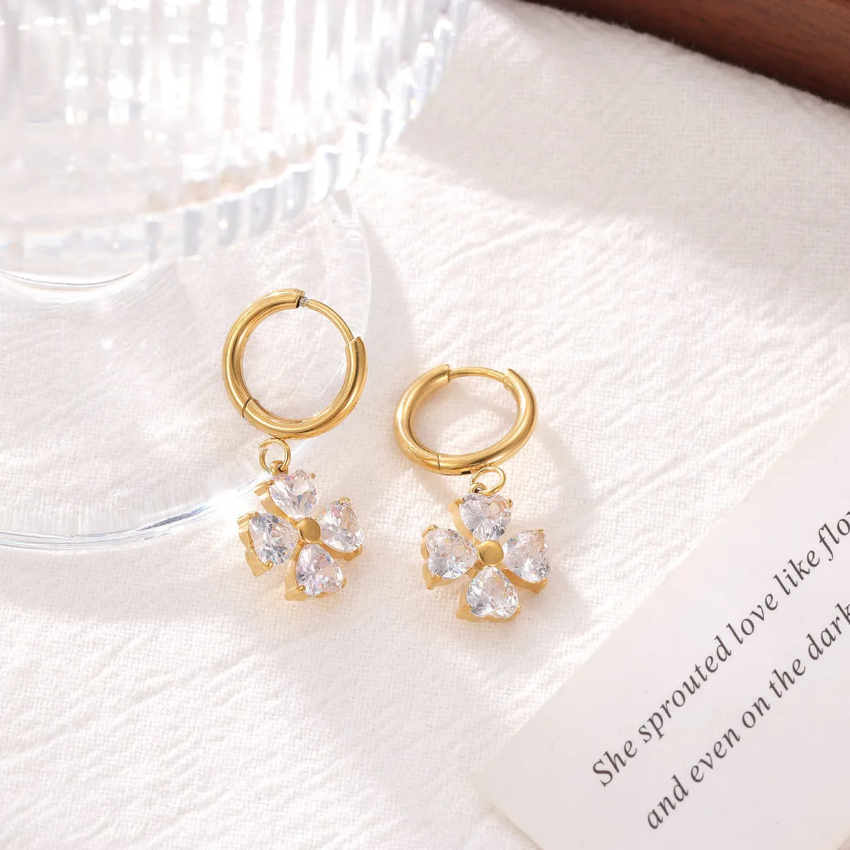 1 Pair Elegant Vintage Style Sweet Flower Inlay 304 Stainless Steel Zircon White Gold Plated Gold Plated Drop Earrings