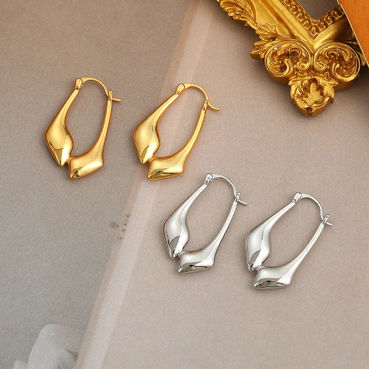 1 Pair Elegant Water Droplets Polishing Plating Copper 18k Gold Plated White Gold Plated Hoop Earrings