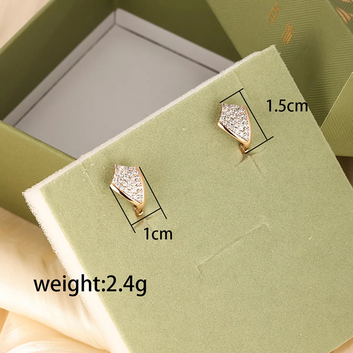 1 Pair Elegant Xuping Solid Color Plating Inlay Copper Alloy Artificial Diamond 18k Gold Plated Ear Studs