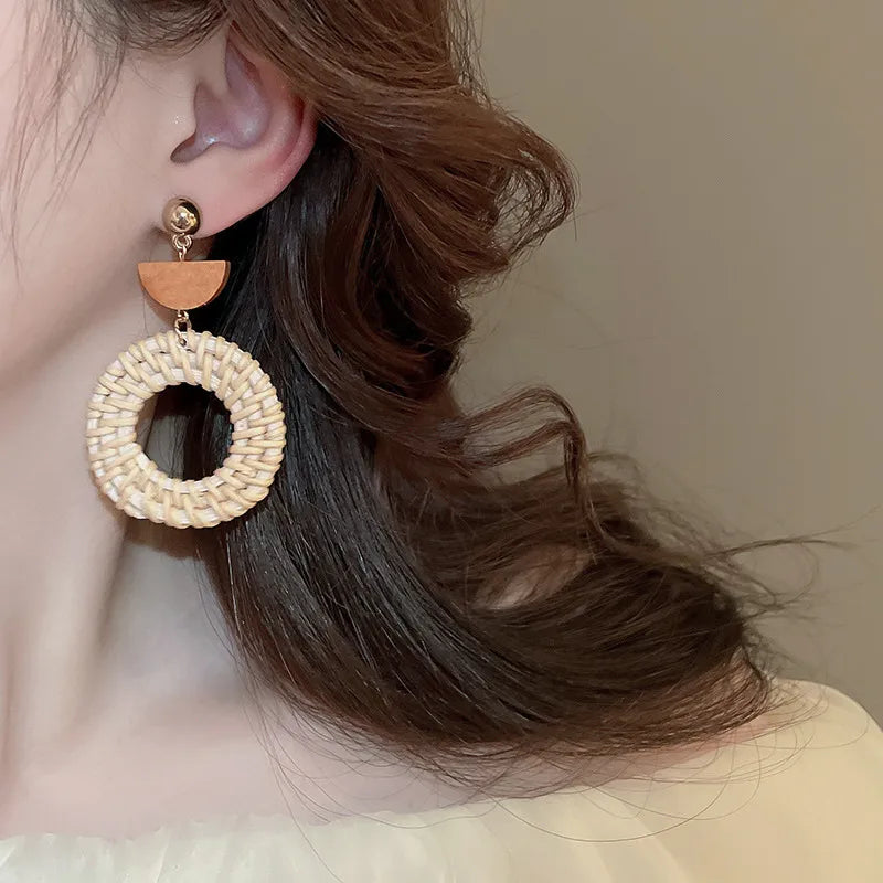 1 Pair Ethnic Style Bohemian Classic Style Round Braid Straw Drop Earrings