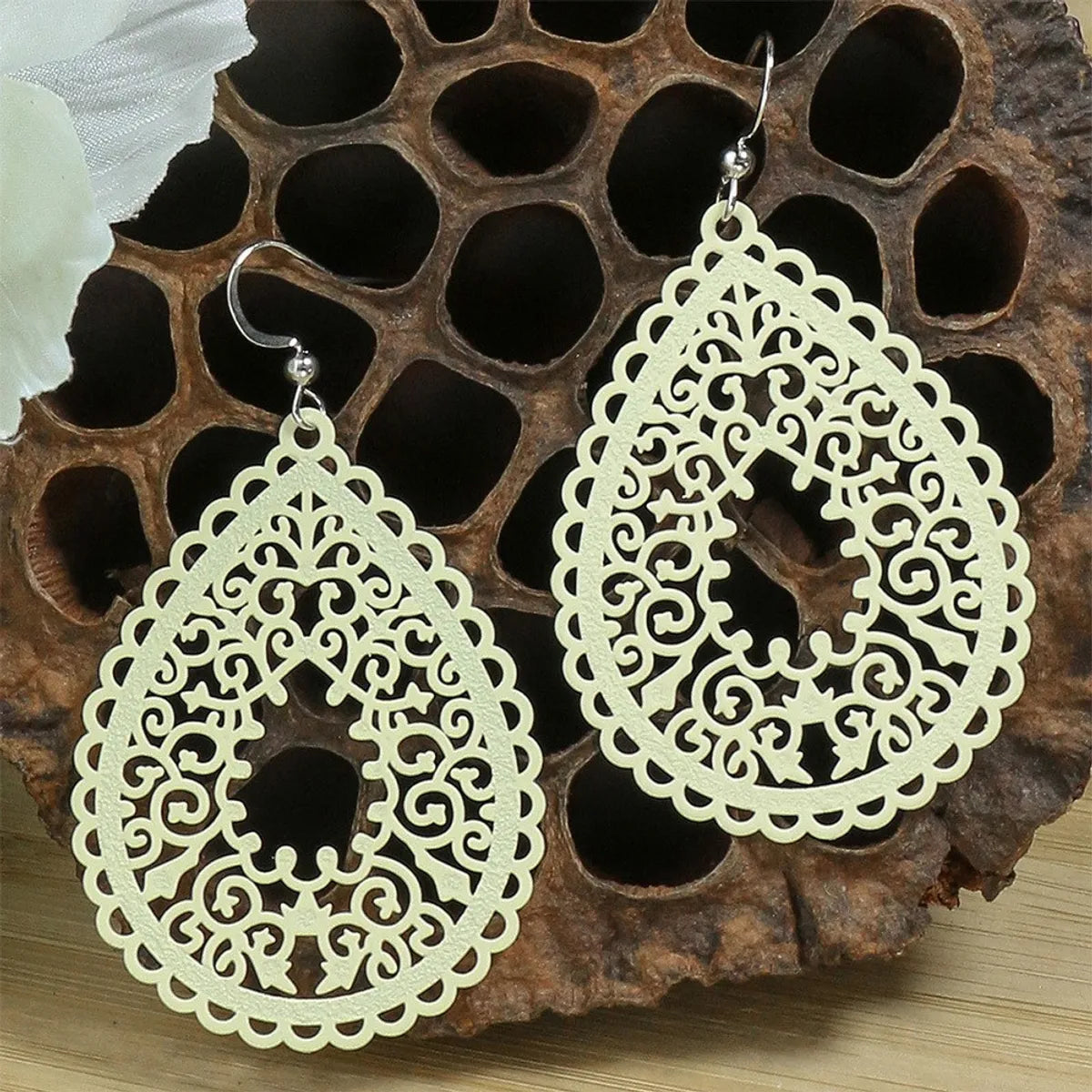 1 Pair Ethnic Style Geometric Hollow Out Alloy Drop Earrings