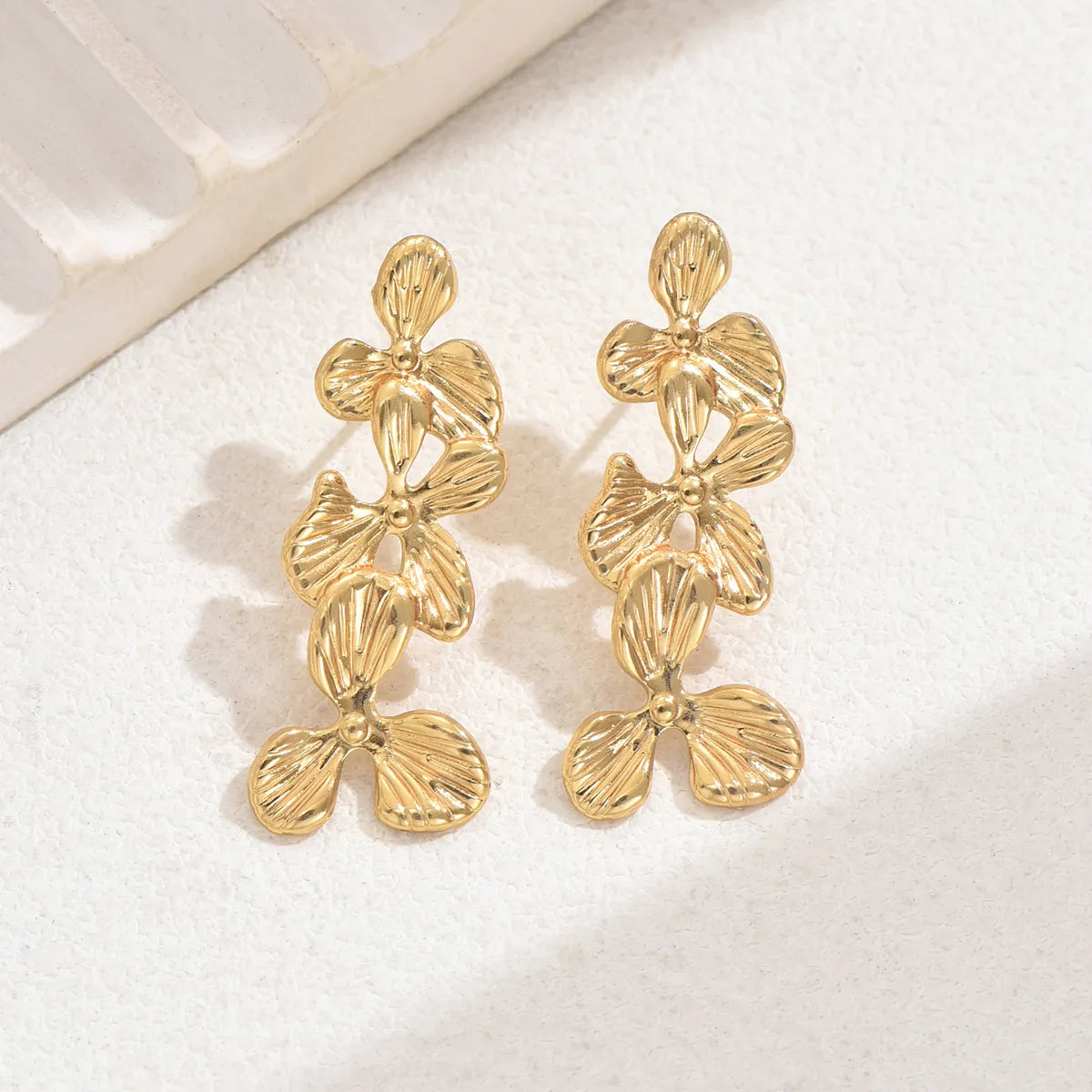 1 Pair Exaggerated French Style Geometric Flower Butterfly Inlay 201 Stainless Steel Pearl 18K Gold Plated Ear Studs