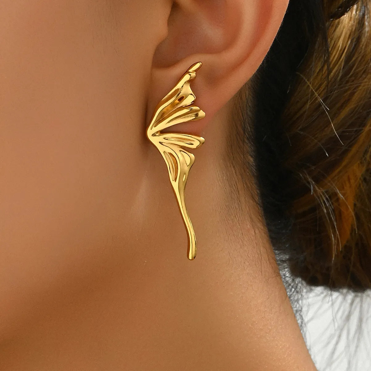 1 Pair Exaggerated French Style Geometric Flower Butterfly Inlay 201 Stainless Steel Pearl 18K Gold Plated Ear Studs