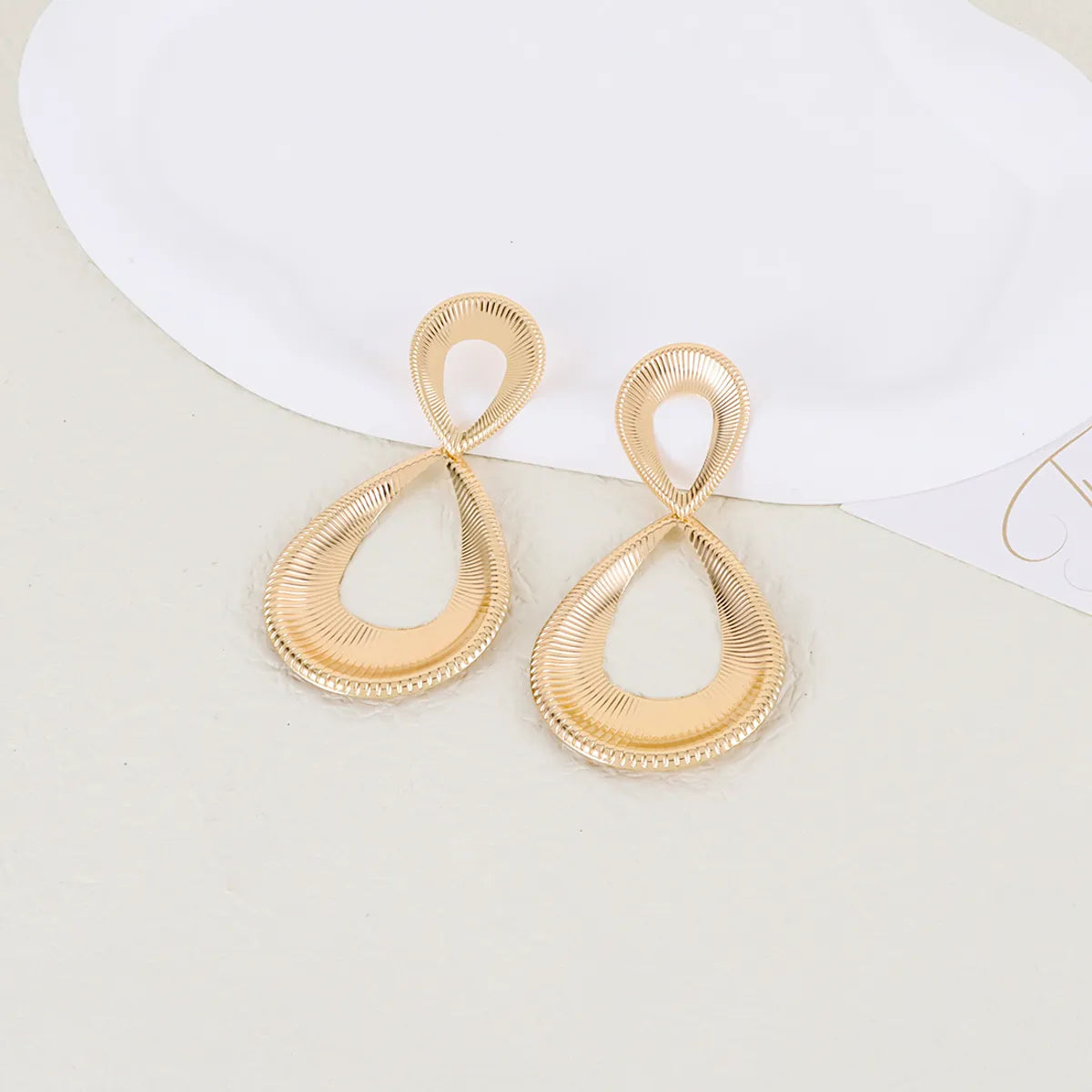 1 Pair Exaggerated Oversized Circle Iron Gold Plated Ear Studs