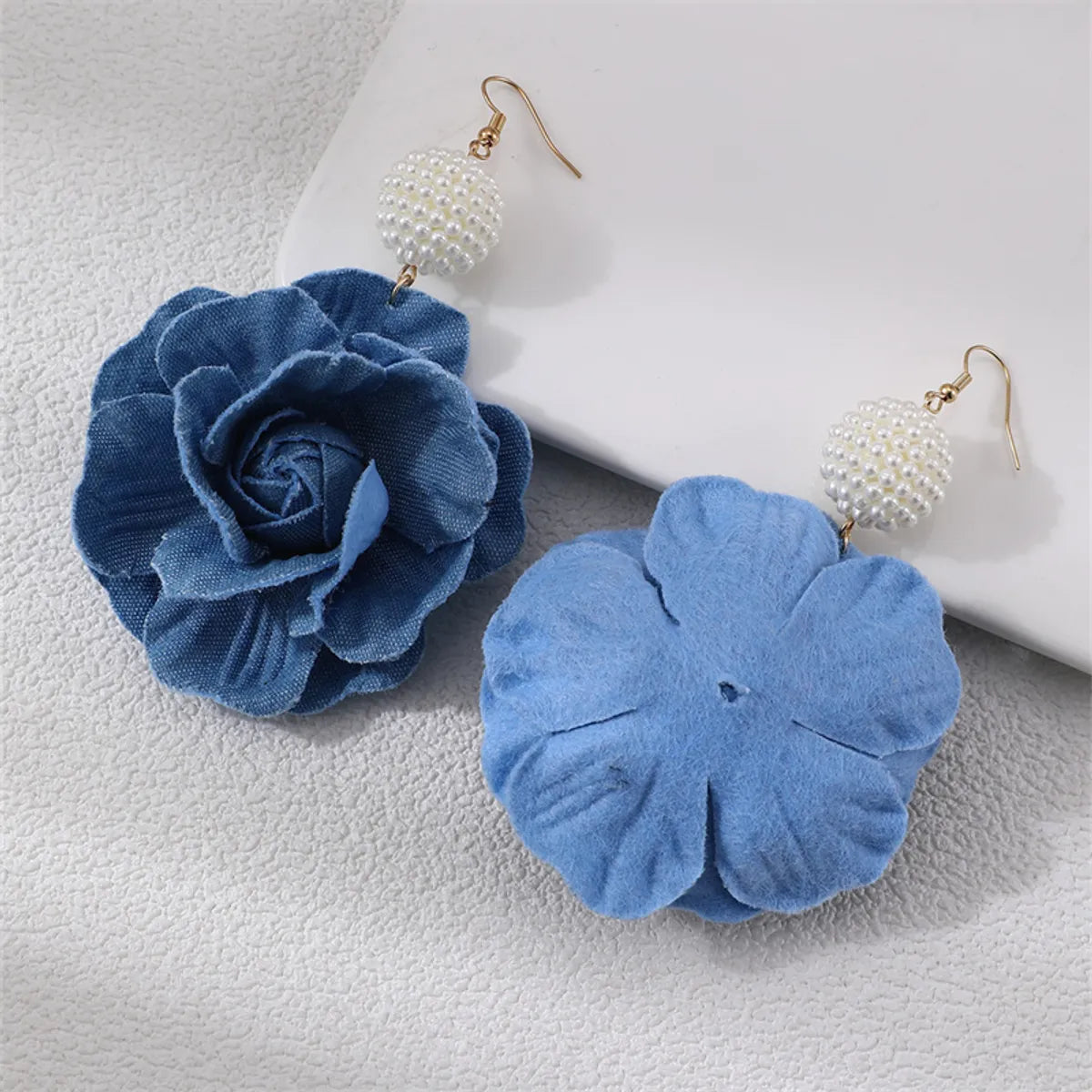 1 Pair Exaggerated Romantic Flower Pearl Three-Dimensional Alloy Cloth Drop Earrings Earrings