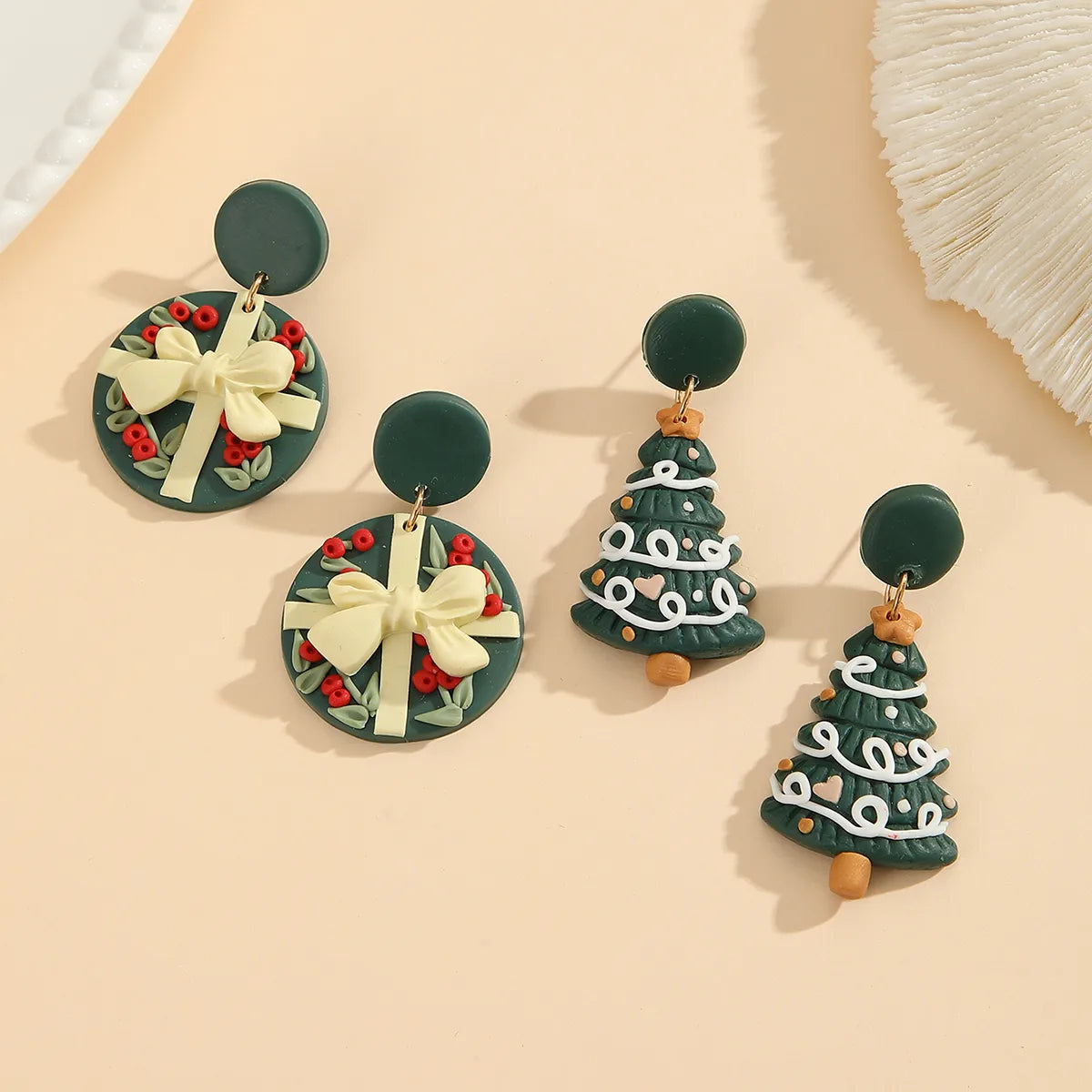 1 Pair Exaggerated Simple Style Classic Style Geometric Christmas Tree Gift Box Asymmetrical Irregular Handmade Soft Clay Drop Earrings