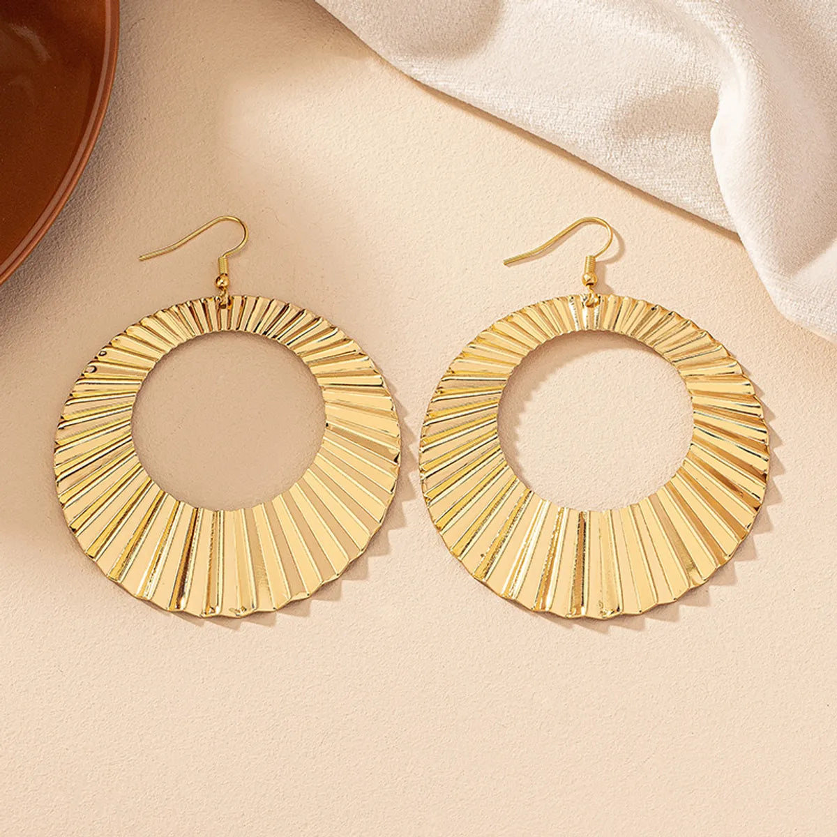 1 Pair Exaggerated Simple Style Geometric Plating Alloy Drop Earrings