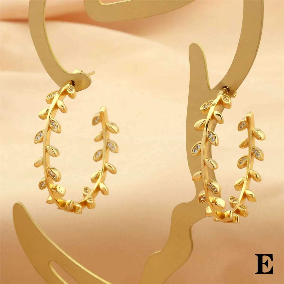 1 Pair Exaggerated Simple Style Leaves Plating Inlay Copper Zircon 18k Gold Plated Earrings