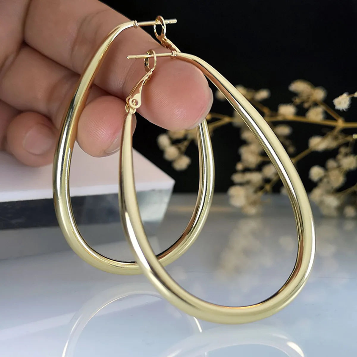 1 Pair Exaggerated Simple Style Oval Plating Copper Gold Plated Hoop Earrings