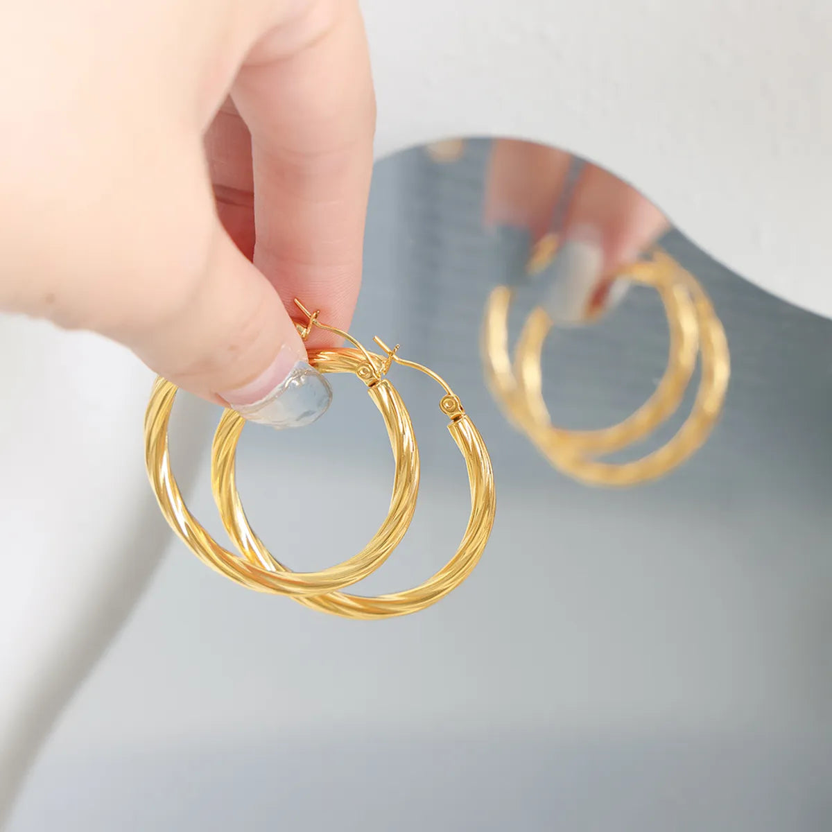 1 Pair Exaggerated Simple Style Twist Plating Titanium Steel 18k Gold Plated Earrings