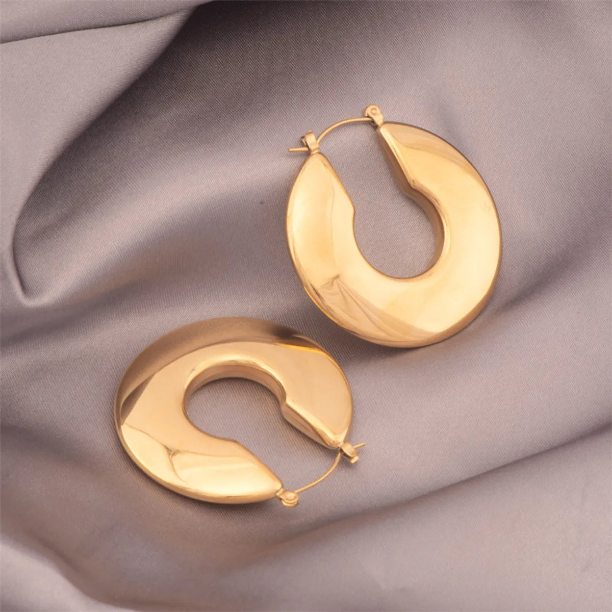 1 Pair Exaggerated U Shape Plating Titanium Steel 18k Gold Plated Earrings