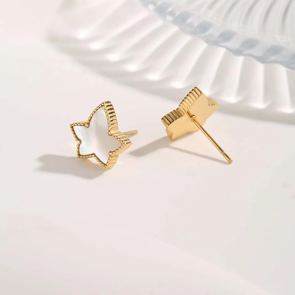 1 Pair Fairy Style Glam Cute Heart Shape Flower Plating Inlay Titanium Steel Copper Shell Zircon Gold Plated Ear Studs