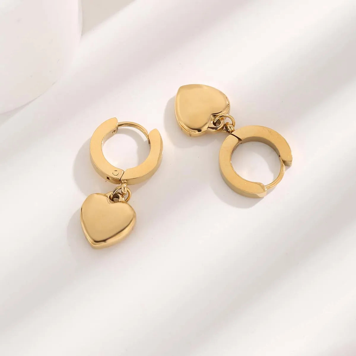 1 Pair Fairy Style Glam Cute Heart Shape Flower Plating Inlay Titanium Steel Copper Shell Zircon Gold Plated Ear Studs