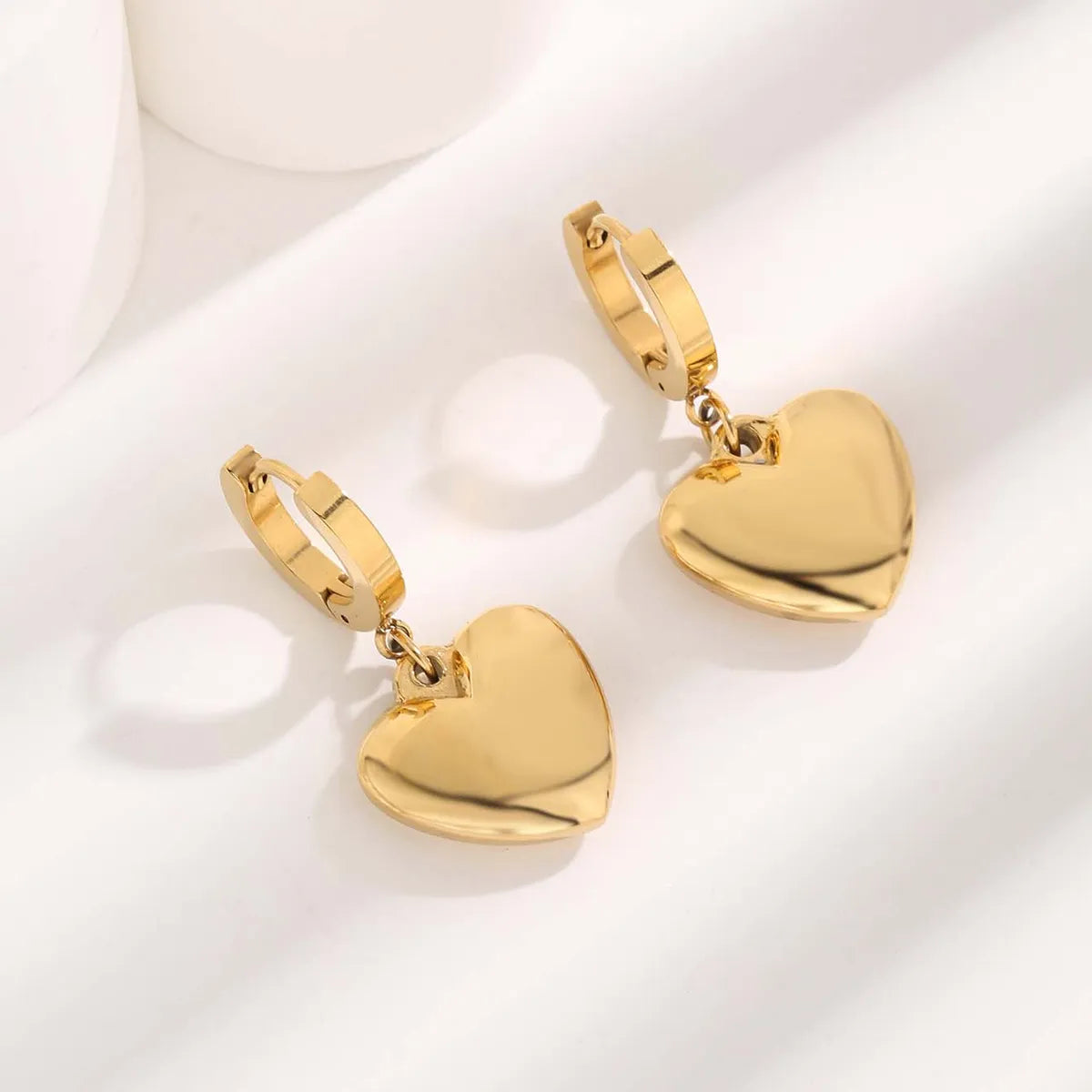 1 Pair Fairy Style Glam Cute Heart Shape Flower Plating Inlay Titanium Steel Copper Shell Zircon Gold Plated Ear Studs