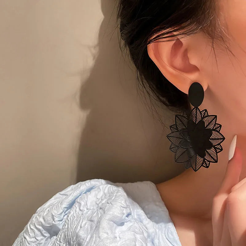 1 Pair Fashion Flower Alloy Handmade Women'S Drop Earrings