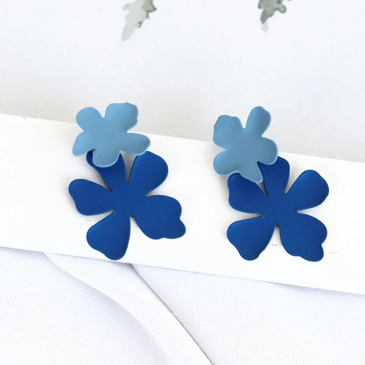 1 Pair Fashion Flower Alloy Stoving Varnish Women's Ear Studs