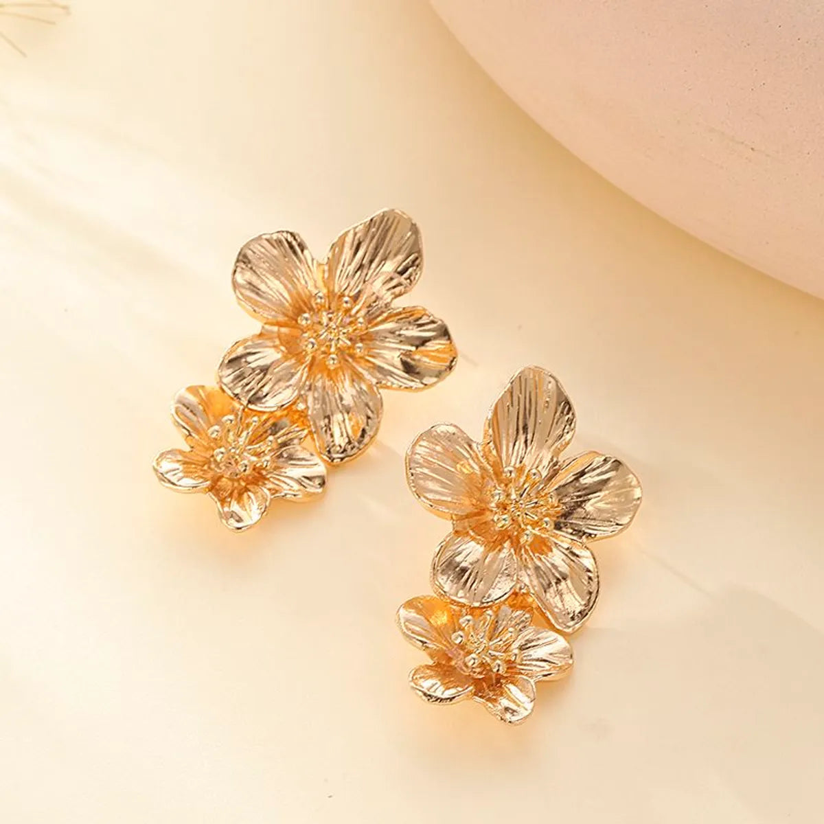 1 Pair Fashion Flower Alloy Drop Earrings