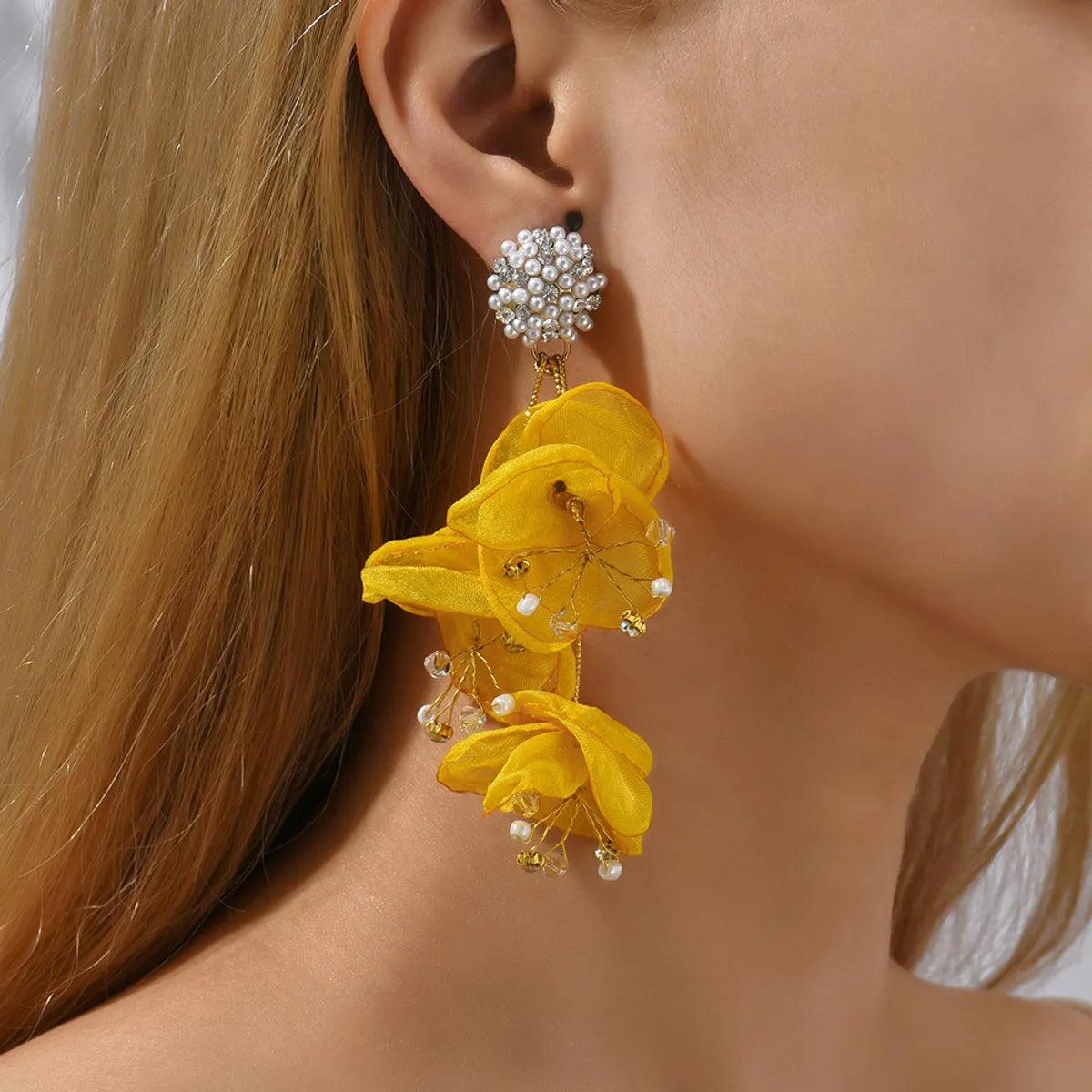 1 Pair Fashion Flower Cloth Handmade Rhinestones Women'S Drop Earrings