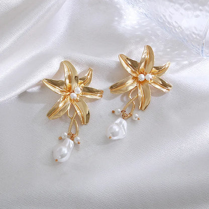 1 Pair Fashion Flower Imitation Pearl Alloy Patchwork Women'S Drop Earrings