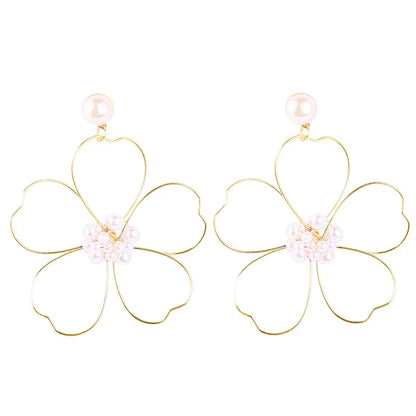 1 Pair Fashion Flower Imitation Pearl Women'S Drop Earrings