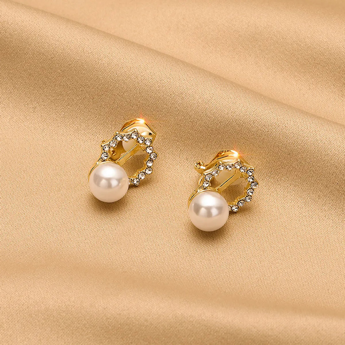 1 Pair Fashion Geometric Alloy Plating Artificial Pearls Rhinestones Women'S Ear Clips